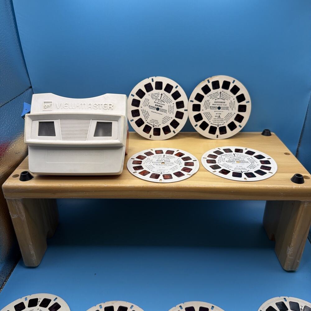 Vintage VIEW-MASTER- 36 discs Disneyland , Wonder Woman, Batman Superman. - Picture 2 of 8